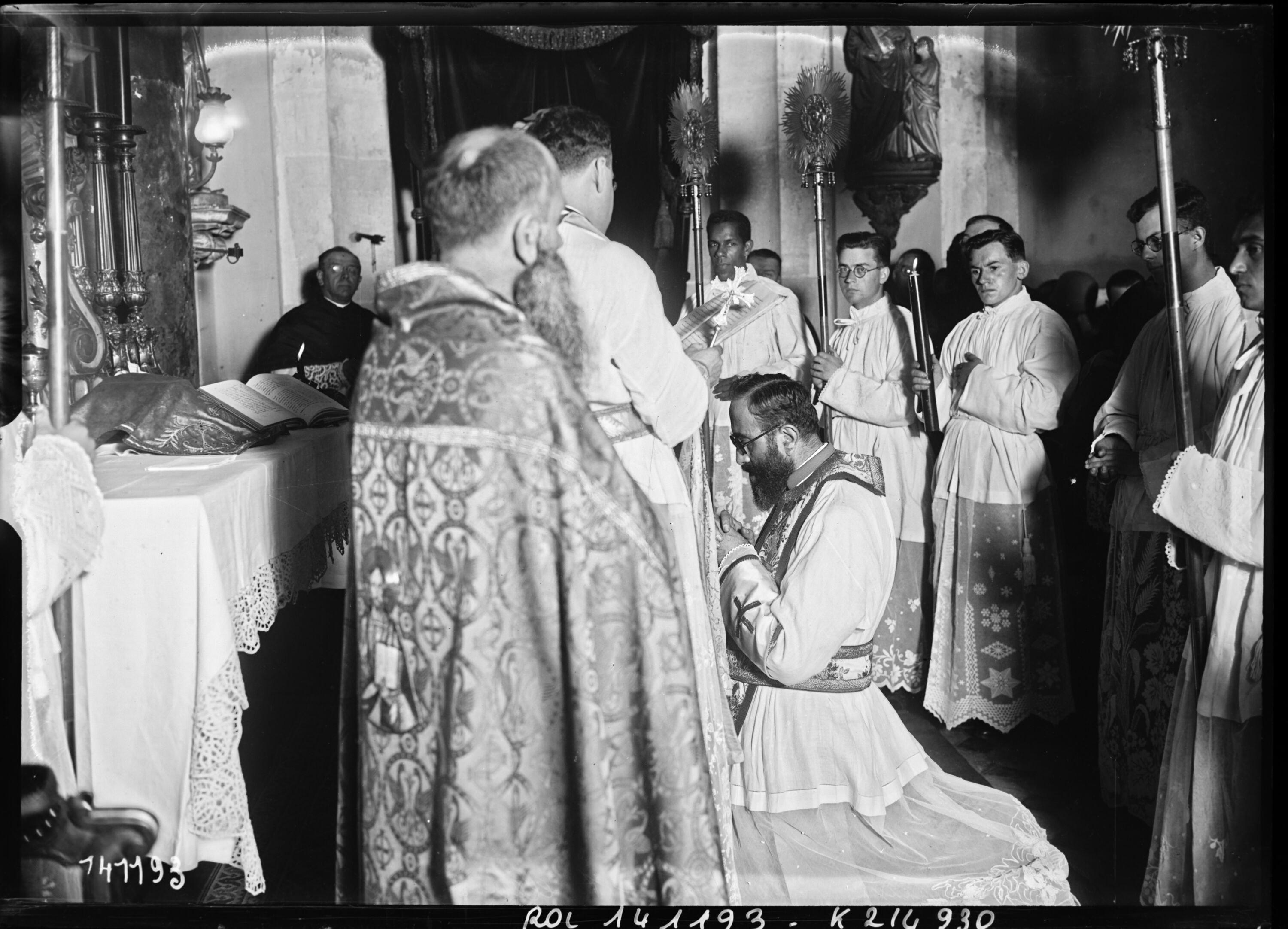 Mgr Khayatte raised to chorbishop at Saint-Ephrem, Paris