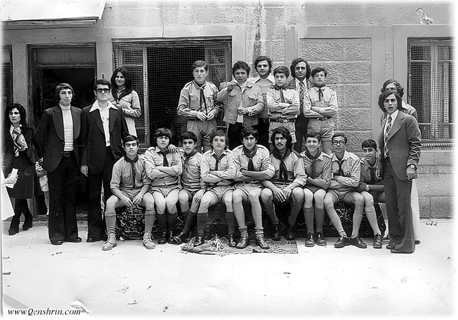 Pupils and teachers at the Bani Taghlib Second School, 1972