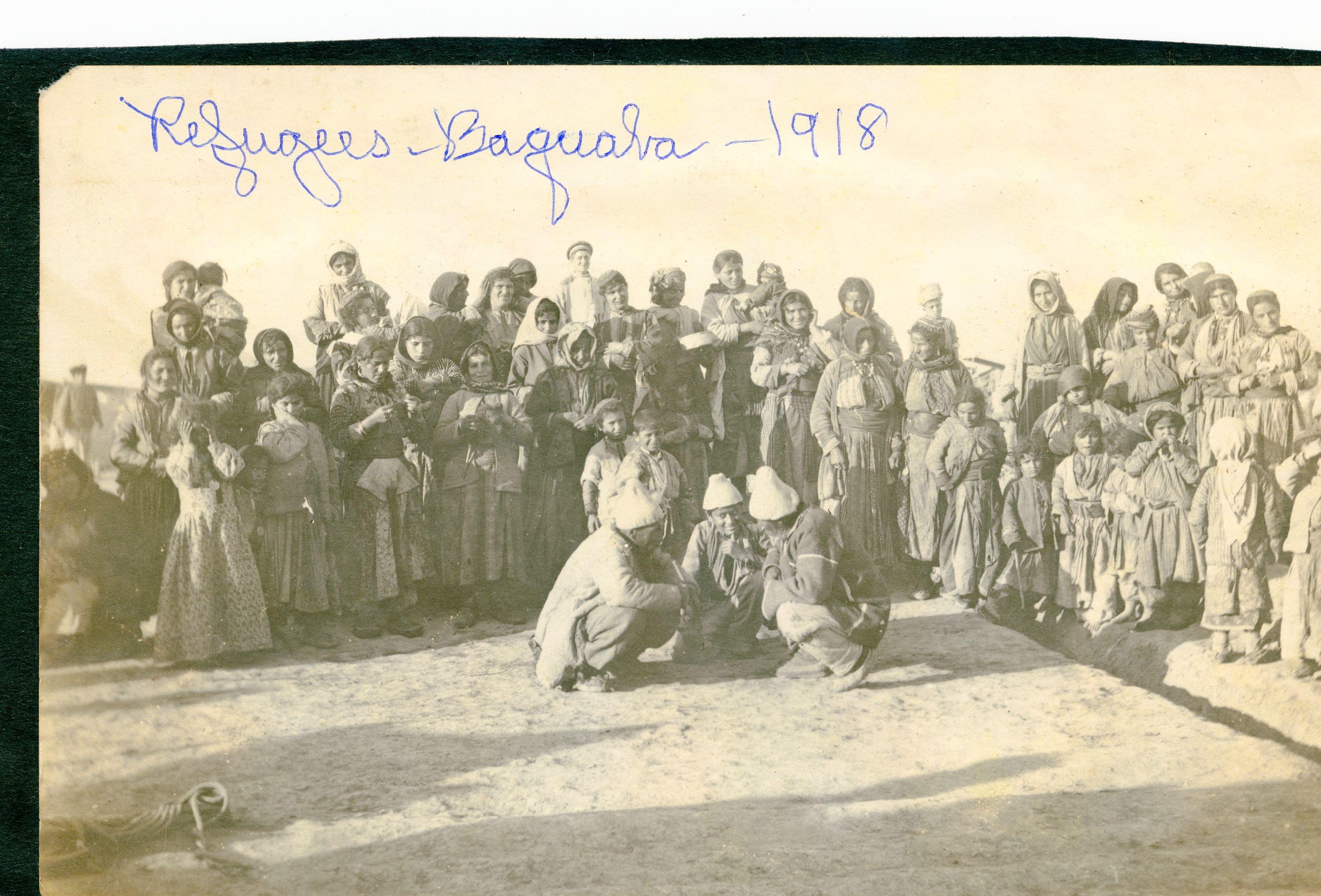 Refugee women and children at Baqubah, 1918