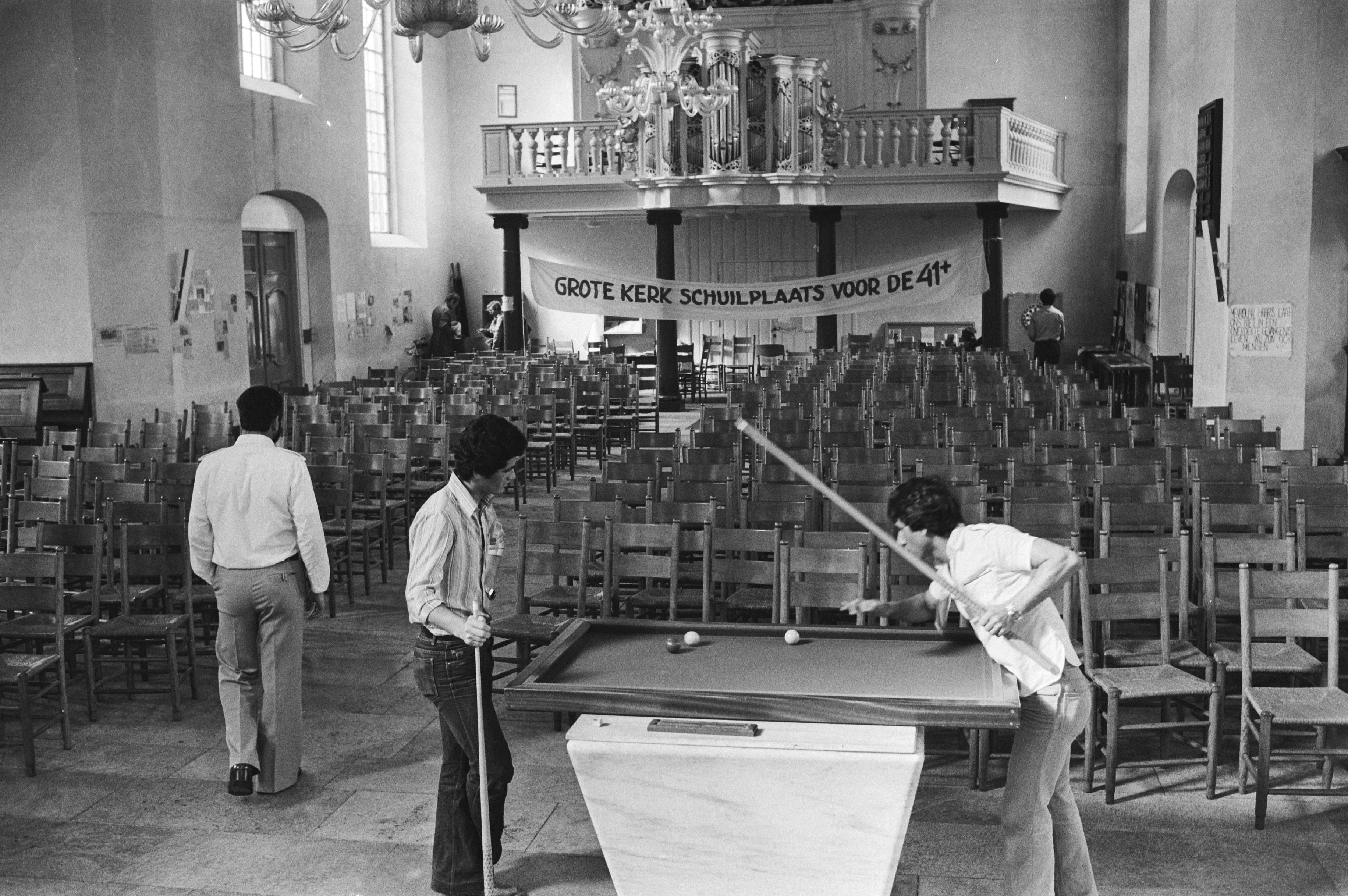 Billiards in the Grote Kerk sanctuary, Almelo, 1979