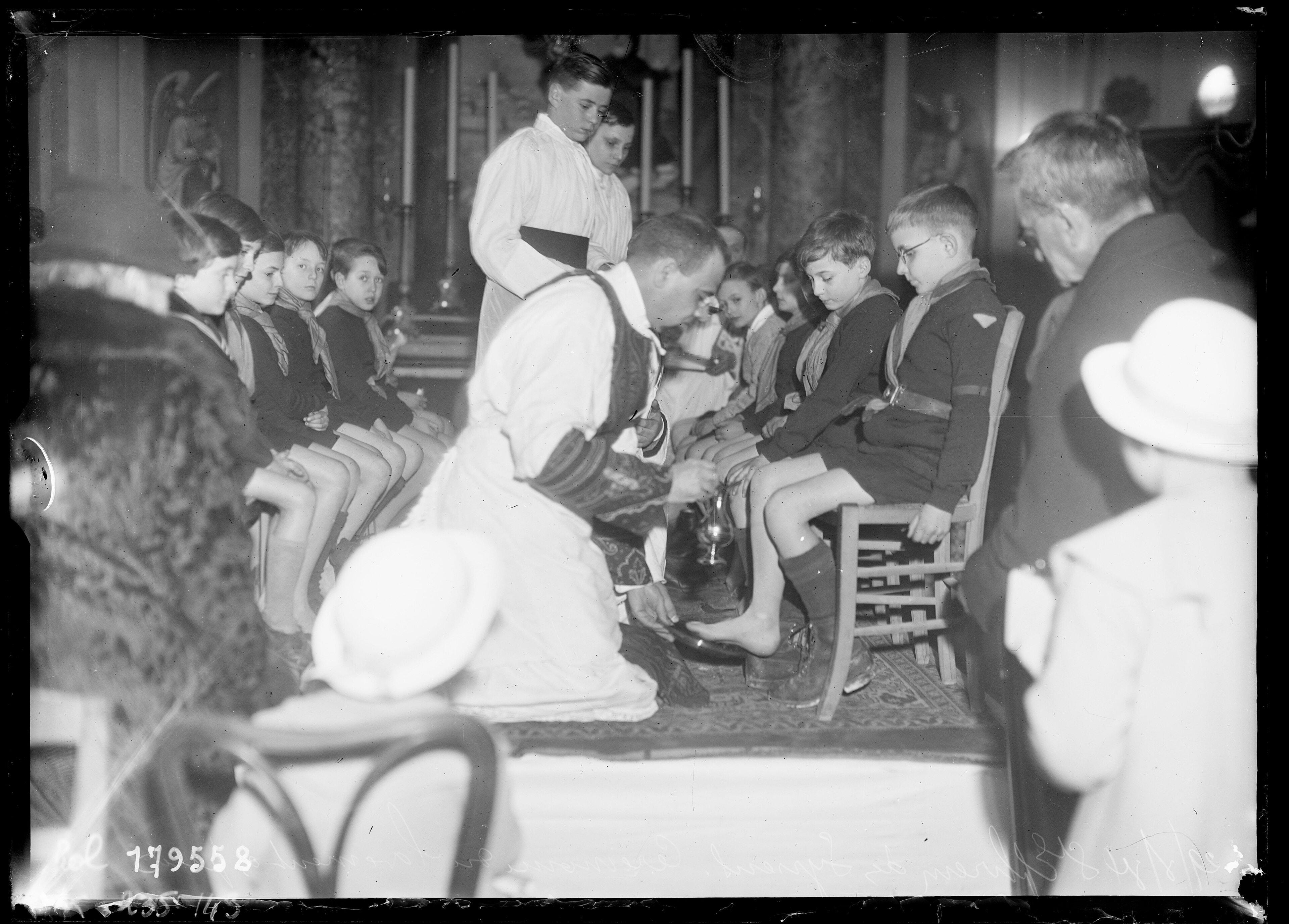Foot-washing of scouts at Saint-Ephrem des Syriens, Paris, 1934