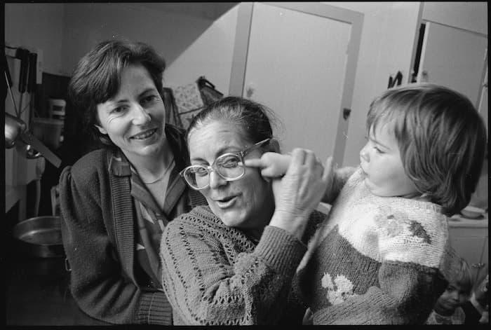 Assyrian refugee Samira Tollo with a volunteer tutor in Wellington, 1989