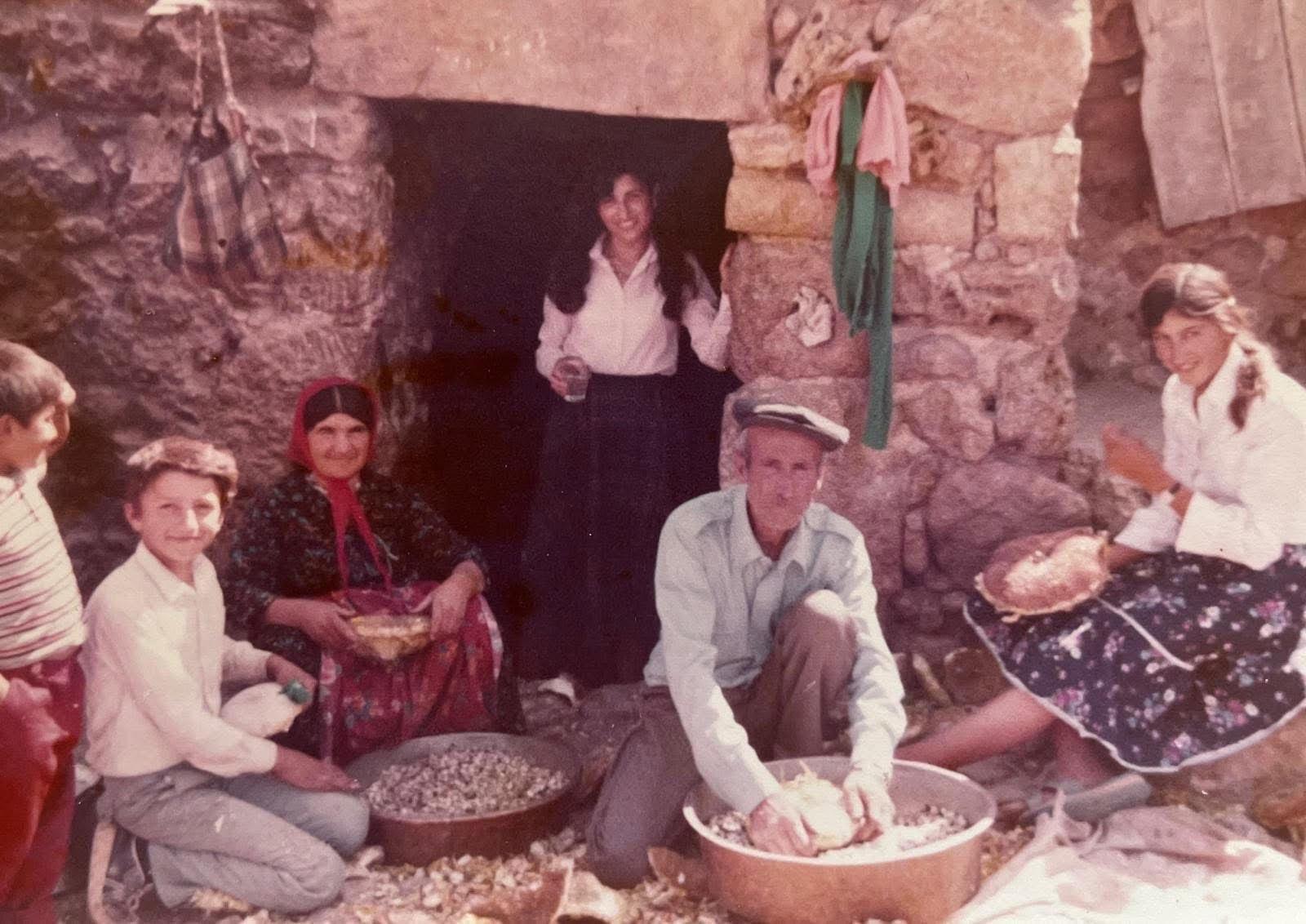 The Be Shaghyo family at work in Kafro Tahtayto, 1981
