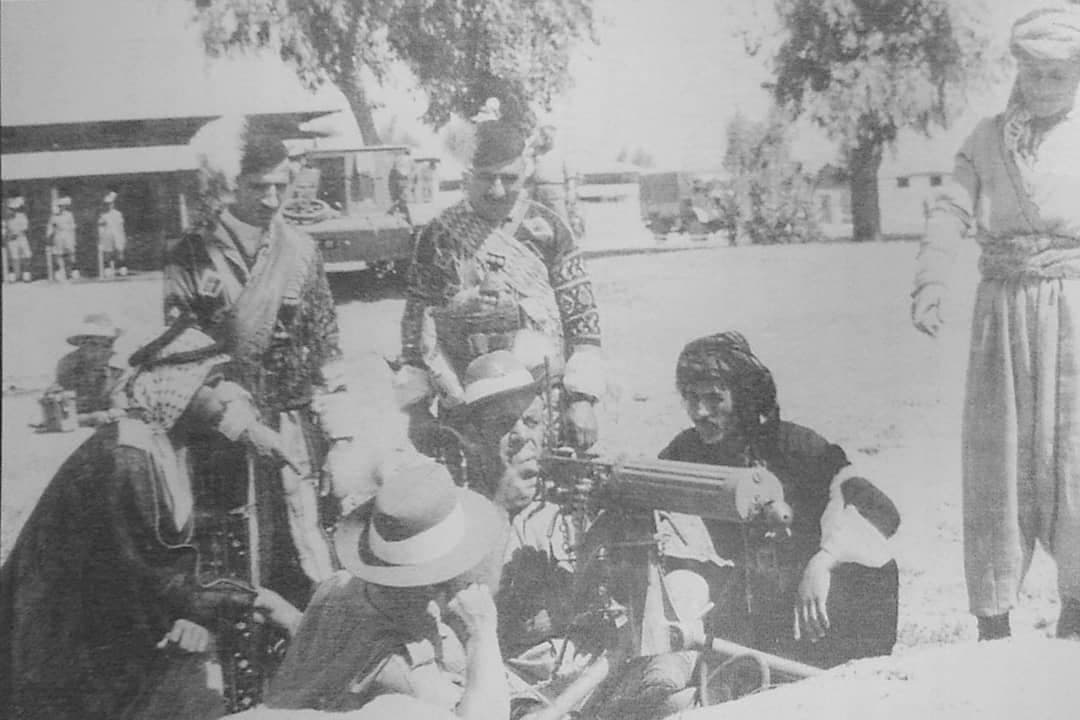 Rab Khamshi Giwargis teaching the Vickers machine gun at Habbaniya
