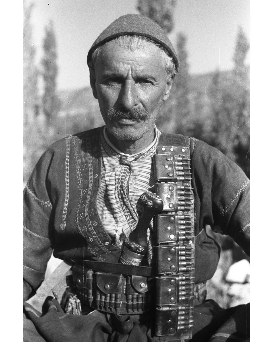Jajee d'Be-Naseemo, close portrait