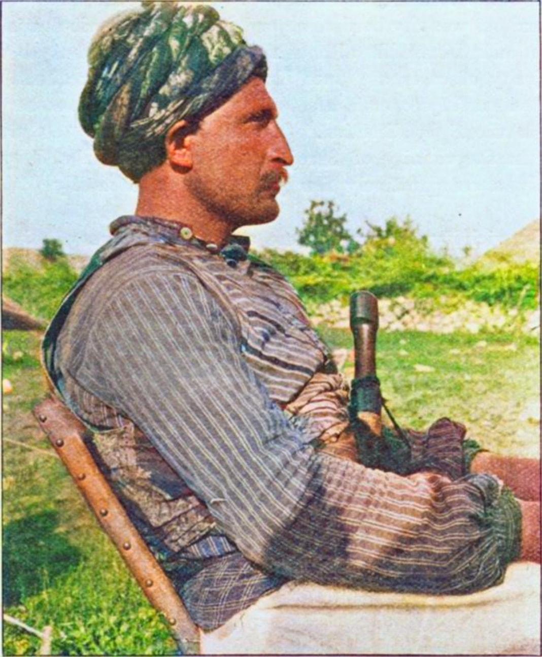 Jacobite (Syriac Orthodox) man of Midyat, photographed by Mark Sykes, 1907